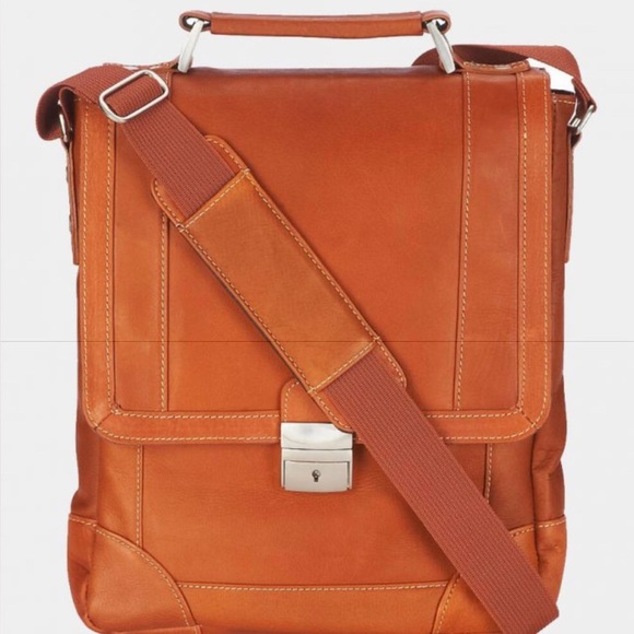 Wilsons Leather Vacqueta Single Lock Leather Tablet Bag - Picture 2 of 13